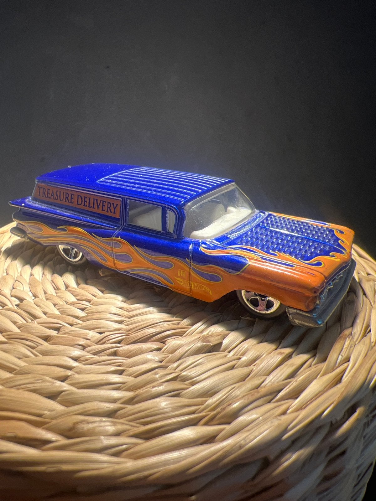 Hot Wheels Custom '59 Chevy "Treasure Delivery" met vlammen, Ophalen of Verzenden, Zo goed als nieuw