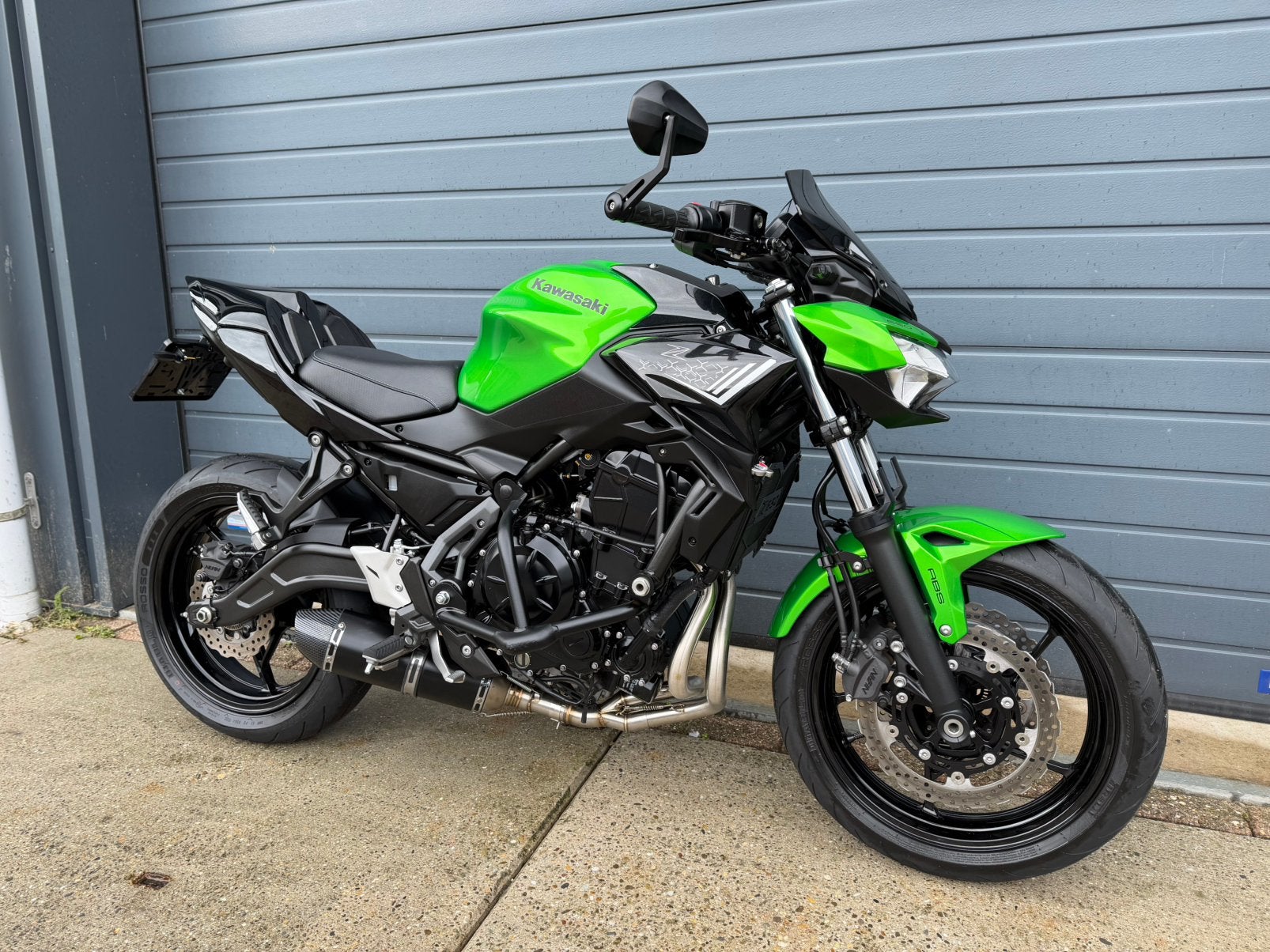 Kawasaki z650 z 650 Abs: Uniek, 35kw, sportuitl, led, smoke, Motoren, 2 cilinders, Occasion, ABS, 649 cc