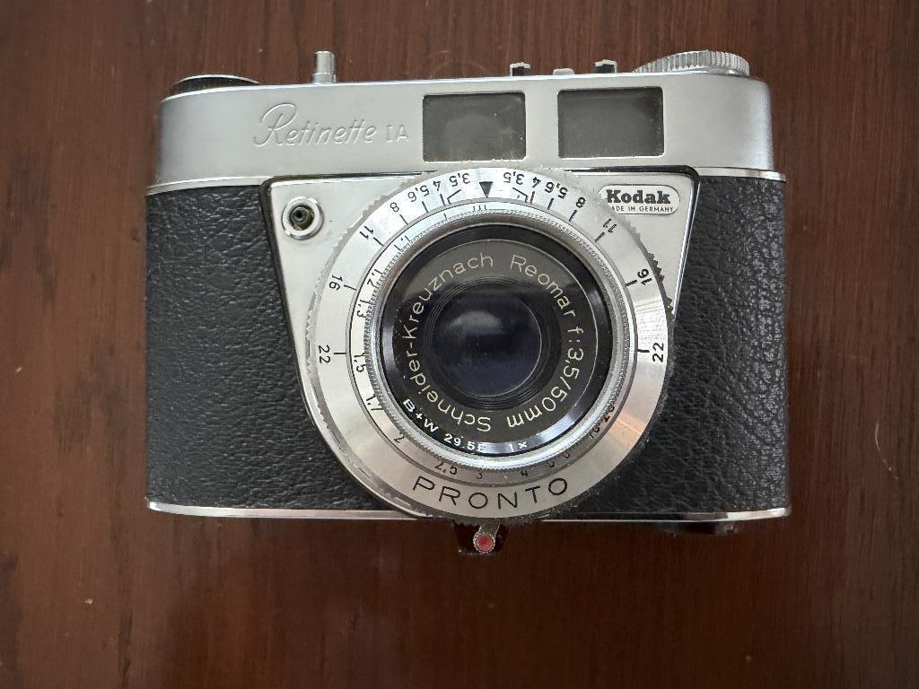Kodak Retinette met lederen paraattas, filter en zonnekap, Ophalen of Verzenden, Niet werkend, Compact, Kodak