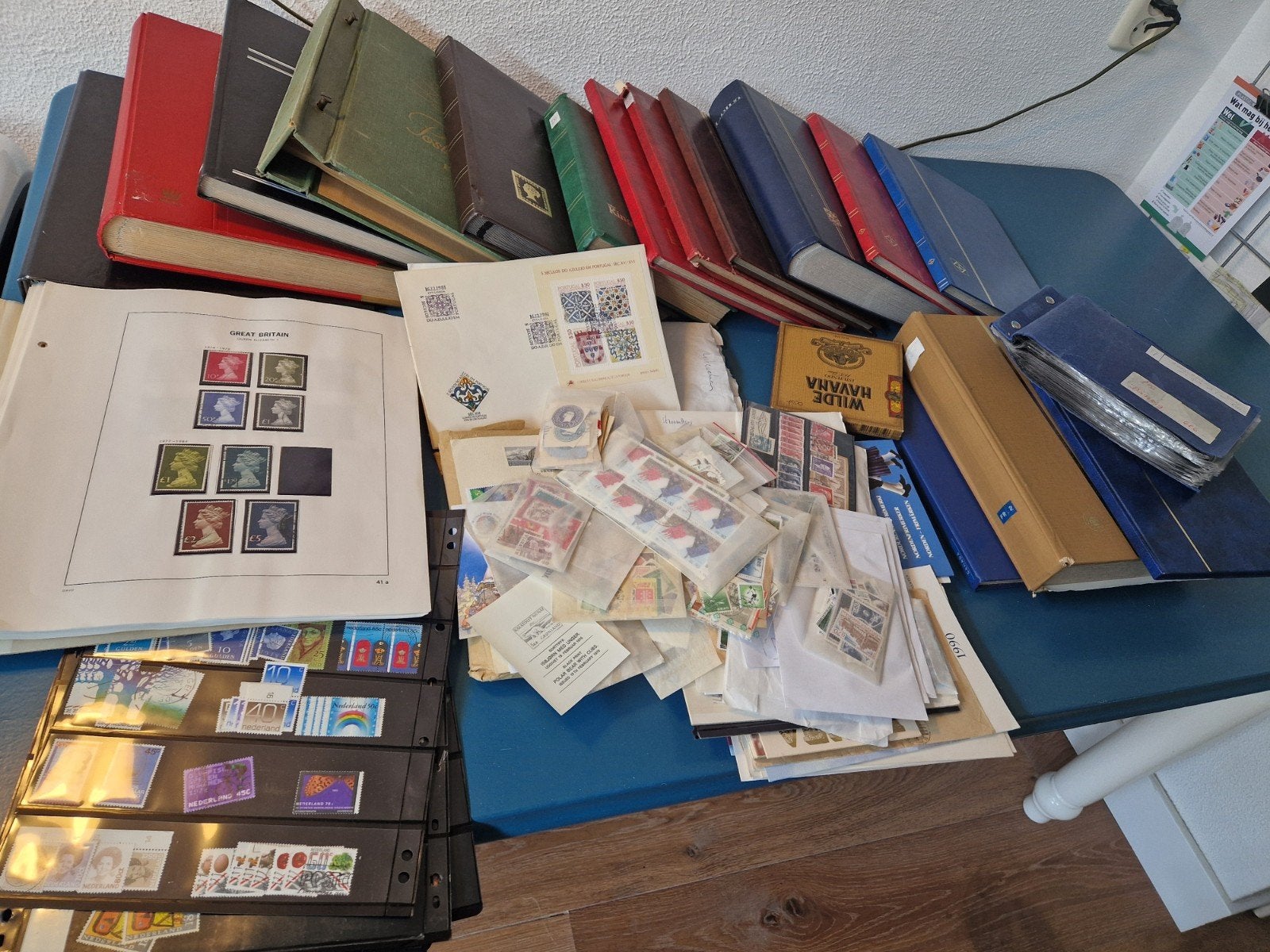 Grote partij postzegels wereld, 15 albums, los en fdc, Ophalen of Verzenden, Nederland