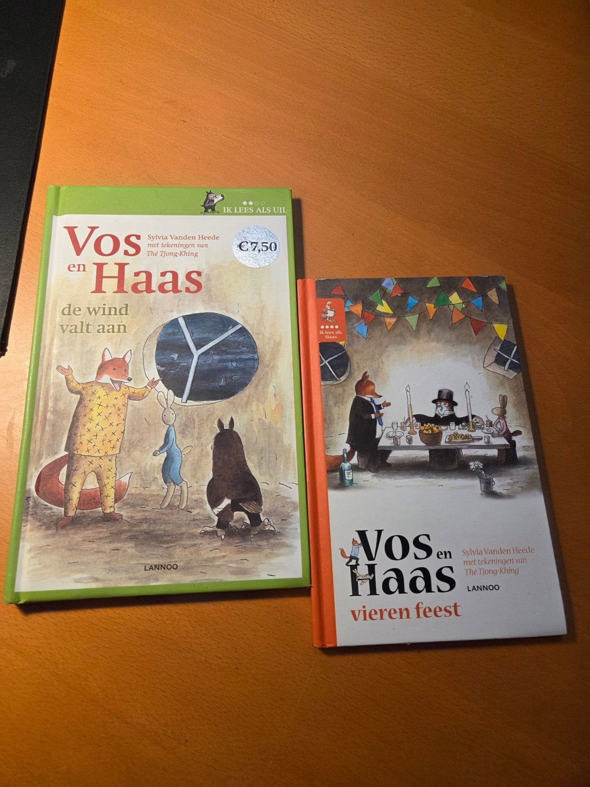 Vos en Haas boeken: 'De wind valt aan' en 'Vieren feest', Ophalen of Verzenden, Zo goed als nieuw, Sylvia Vanden Heede, Fictie algemeen
