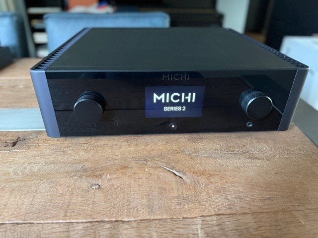 Rotel Michi P5 Series 2 voorversterker met geïntegreerde DAC