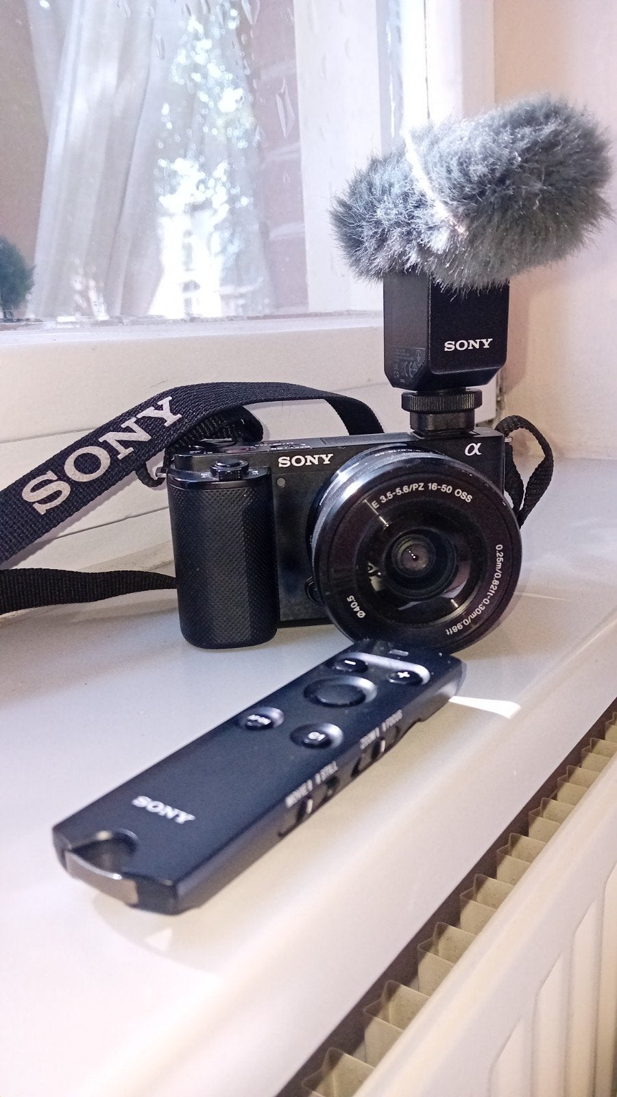 Sony ZV-E10 Camera + ECM-B10 Pro Mic + RMT-P1BT afstandsbedi, Ophalen, Zo goed als nieuw, Sony, 20x of meer