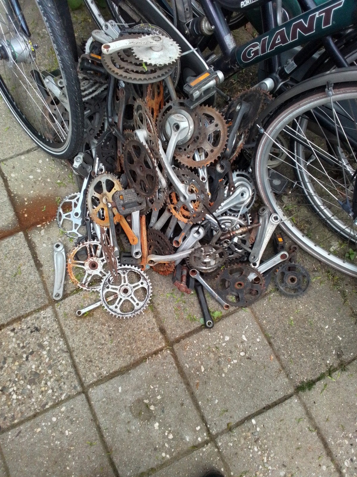 gebruikte fietsonderdelen, Ophalen