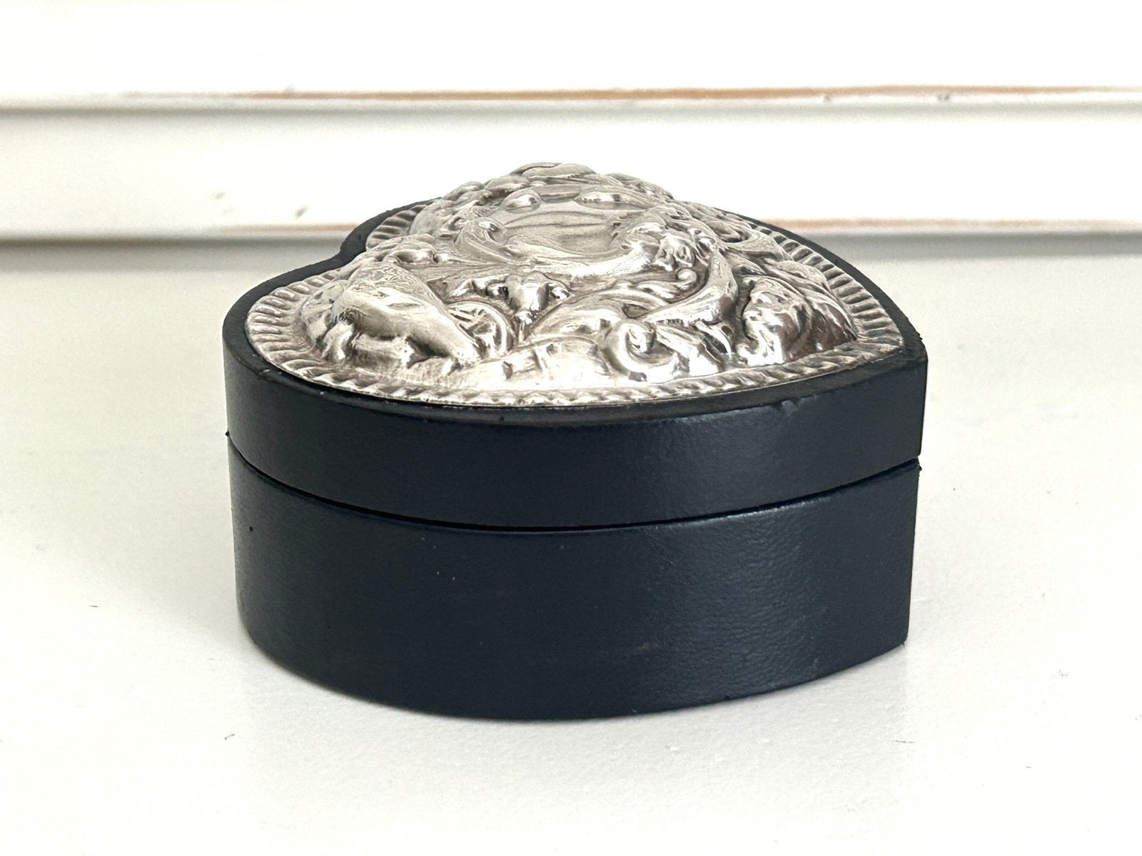Vintage sieradendoosjes hart met leer en sterling zilver, Antiek en Kunst, Ophalen