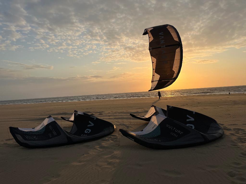 Vantage Vulture gen4 8m & 10m incl. bar MOET WEG, Ophalen, Gebruikt, 10 m², Geen board