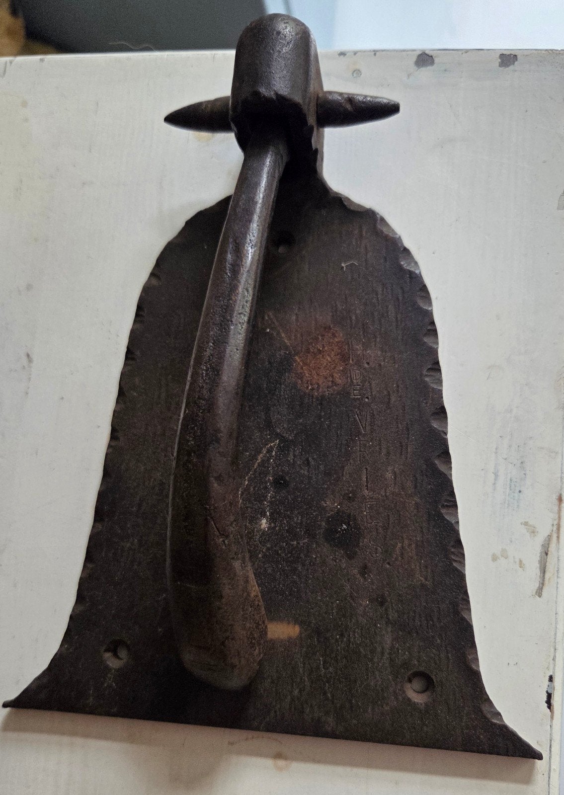 Aparte oude gietijzeren deurklopper
21,5 cm lang, Ophalen of Verzenden