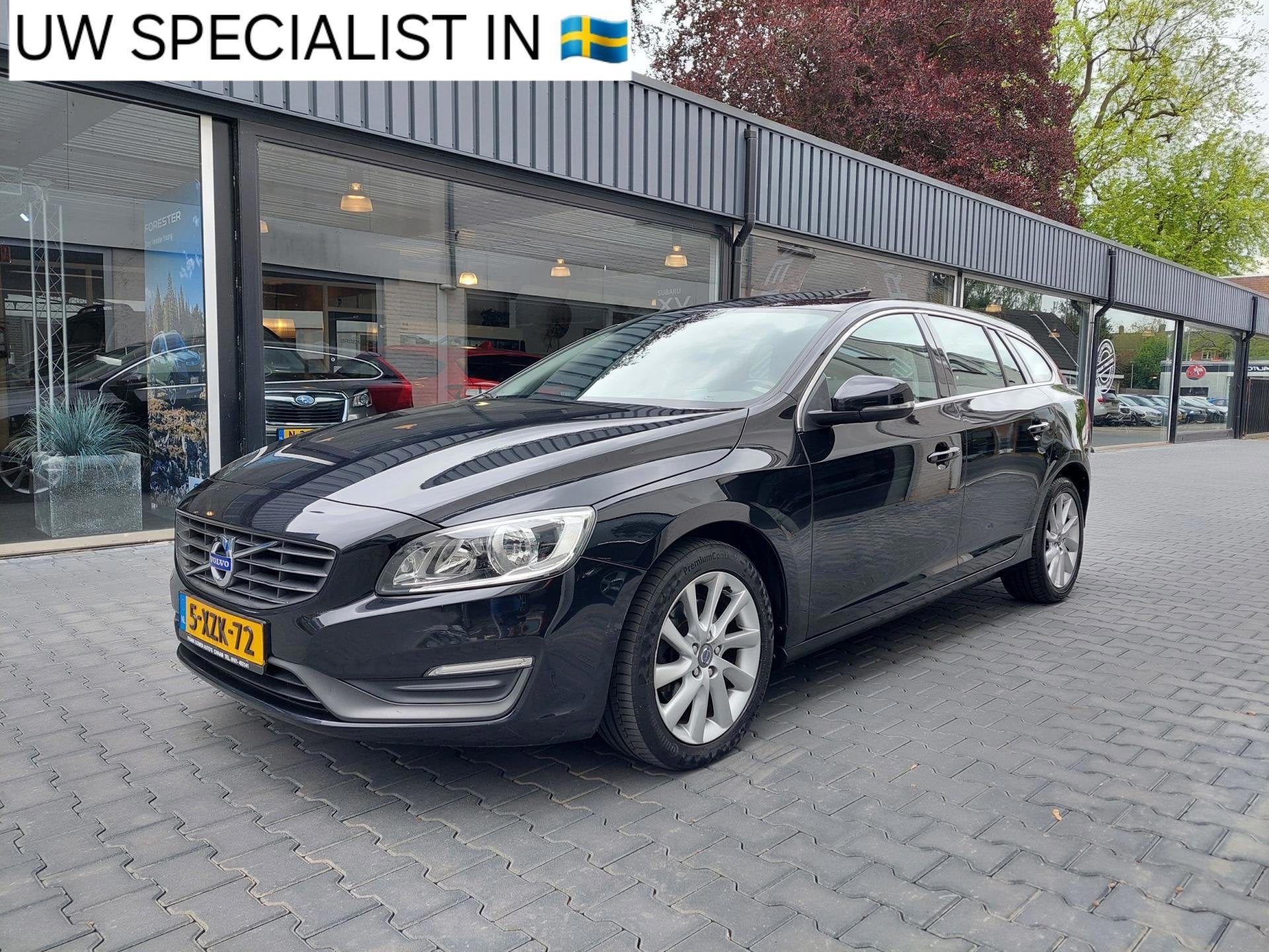 Volvo V60 1.6 D2 Momentum Dak Navi Clima Cruise PDC 17 Inch, Auto's, Euro 5, Gebruikt, Automatische klimaatregeling, 4 cilinders