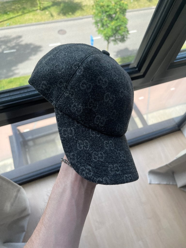 Gucci pet grey, Kleding | Heren, Hoeden en Petten, Nieuw, Pet, Gucci, One size fits all