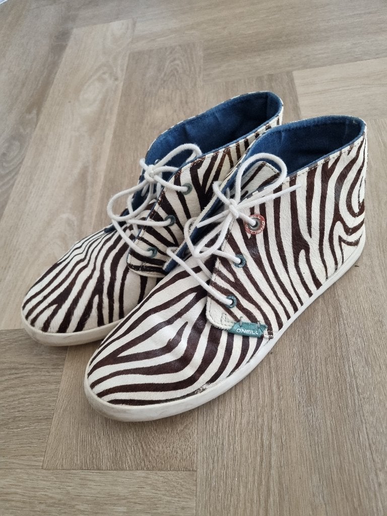 O’Neill hoge sneakers met zebraprint, maat 41, Kleding | Dames, Schoenen, Gedragen, Sneakers of Gympen, Overige kleuren, Ophalen of Verzenden