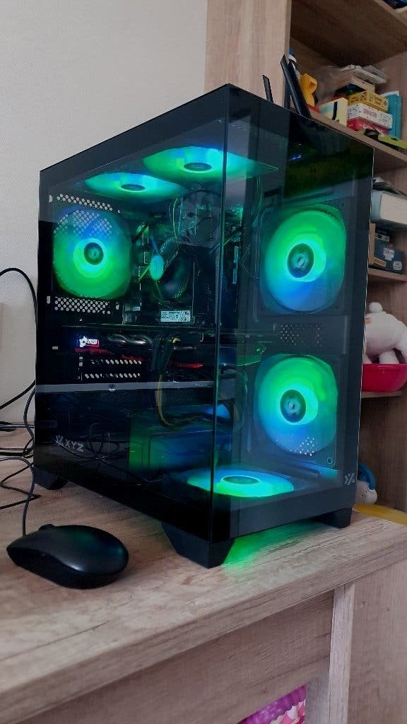 SkyLake RGB Game PC (Core i7 + 16GB DDR4 + RX 570 8GB), Zelf gebouwde pc, Zo goed als nieuw, Gaming, SSD