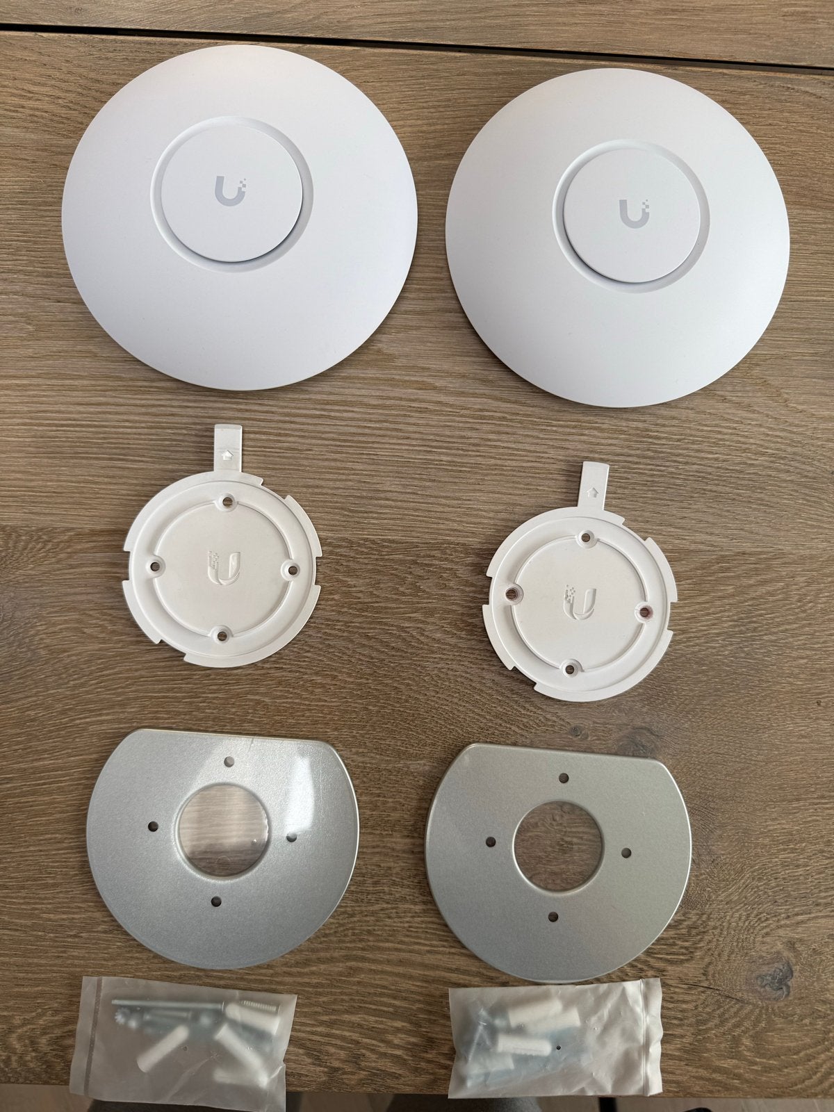 2x Ubiquiti UniFi U6+ Access Point - Zo goed als nieuw, Ophalen of Verzenden, Zo goed als nieuw