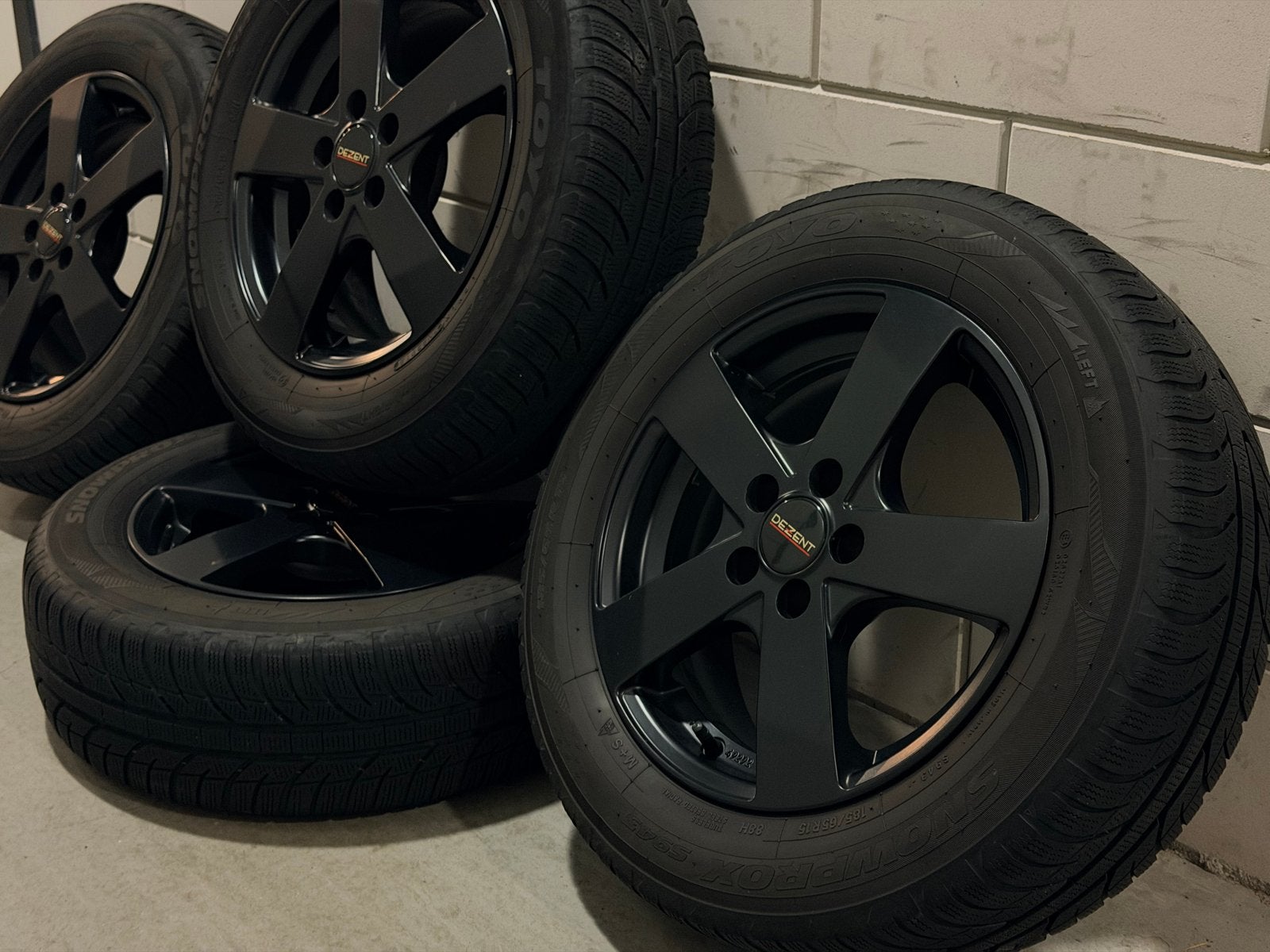 Winterset 4 Dezent velgen met Snowprox winterbanden, Ophalen, Gebruikt, 15 inch, Banden en Velgen