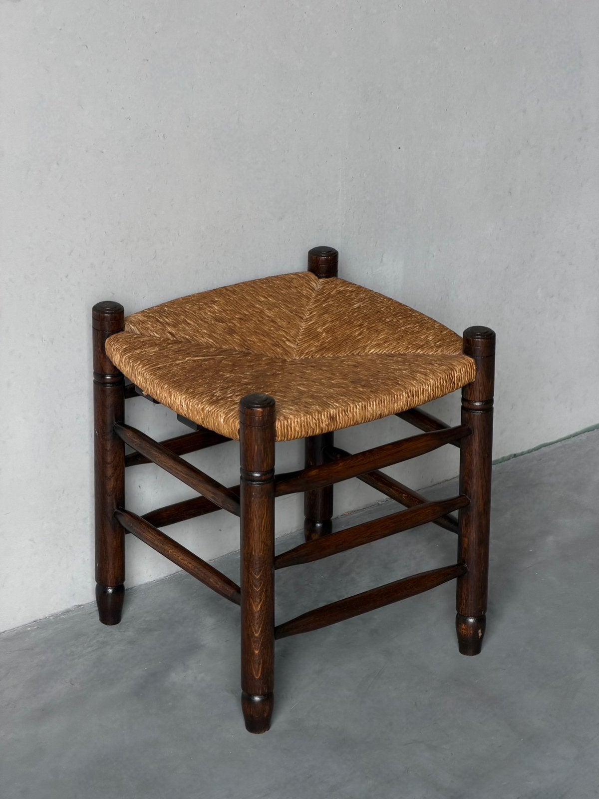 Vintage Spaanse kruk met gevlochten zitting, Ophalen, Zo goed als nieuw, Hout