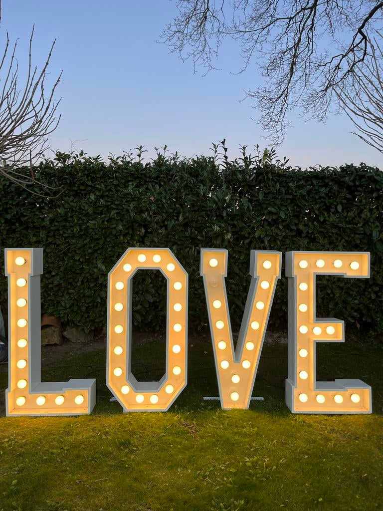 LOVE lichtletters huren – 1,22m hoog – sfeervol & dimbaar, Ophalen of Verzenden, Gebruikt, Overige