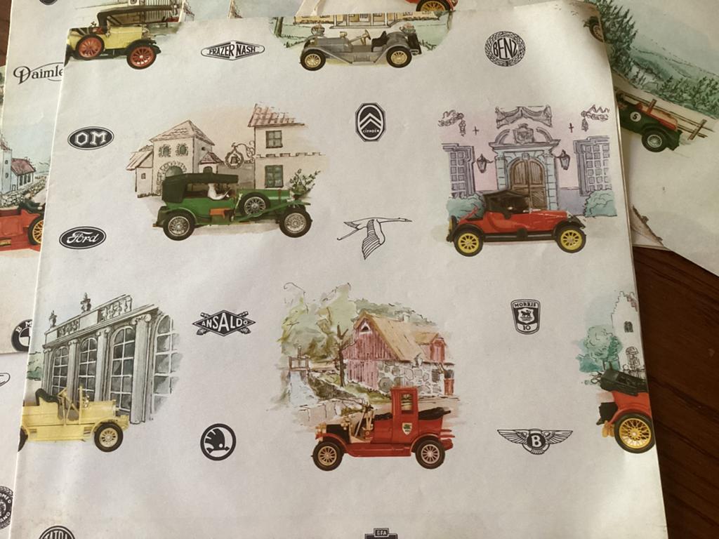 Oldtimers inpakpapier, Ophalen of Verzenden, Zo goed als nieuw