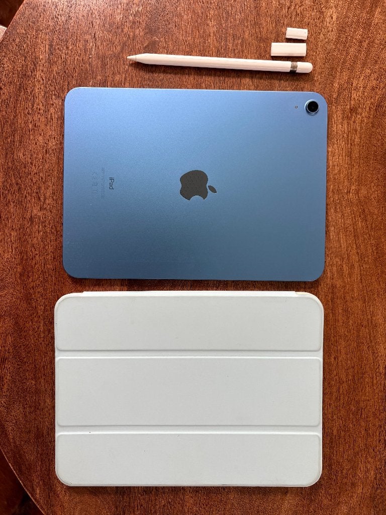 Apple iPad (2022) & Apple Pencil & Case