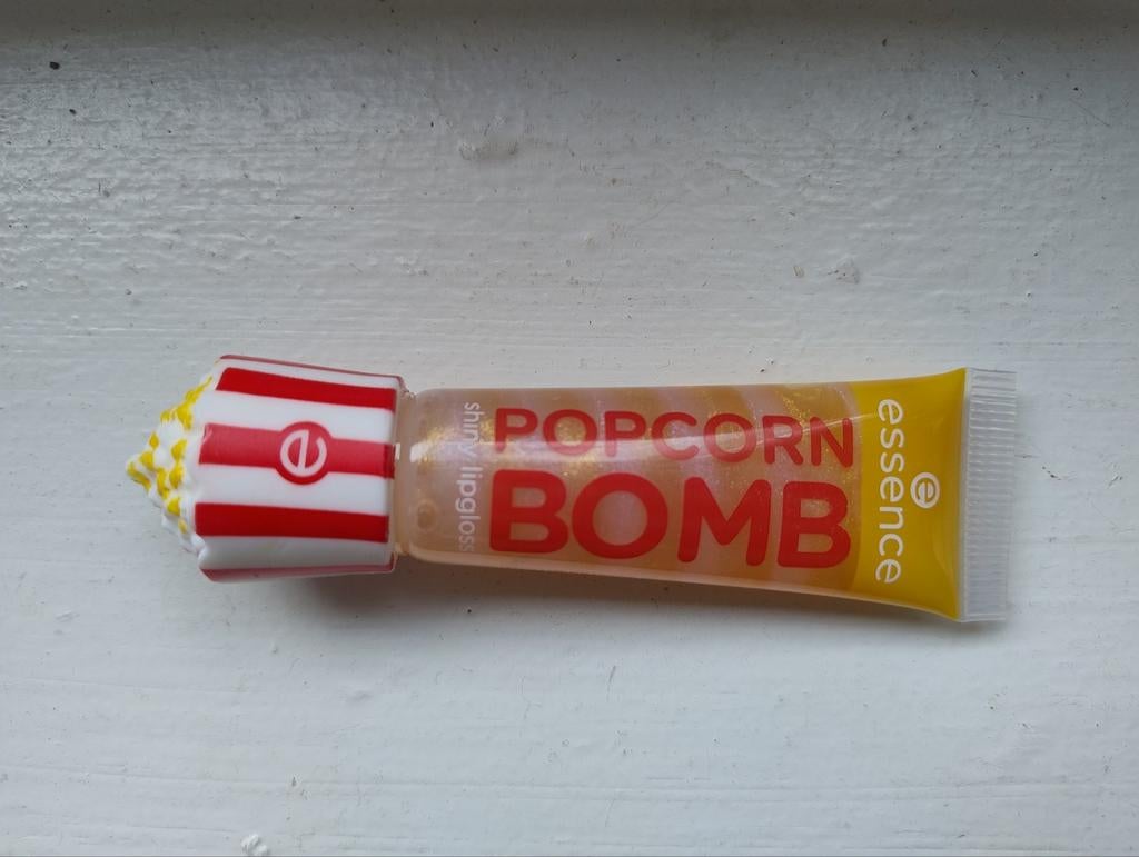 Essence Juicy Bomb Popcorn Limited Edition Lipgloss Nieuw, Nieuw, Ophalen of Verzenden, Make-up, Overige kleuren