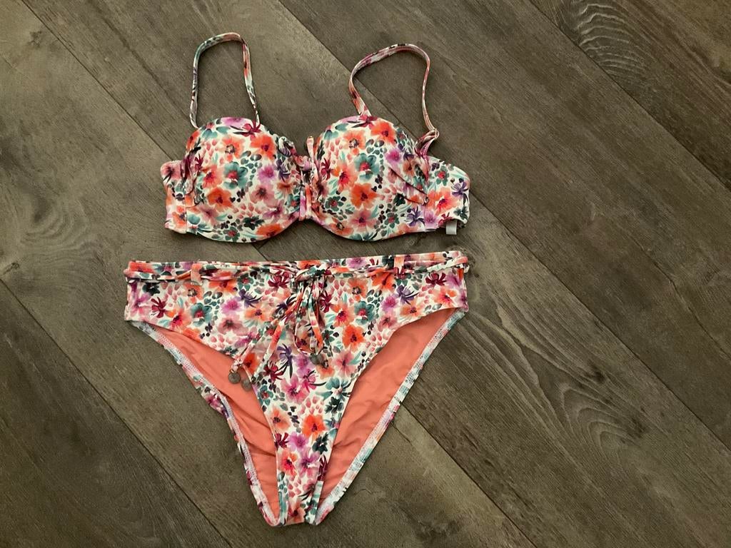 Cyell bloemen bikini - Zo goed als nieuw, Kleding | Dames, Ophalen of Verzenden, Zo goed als nieuw, Overige kleuren, Bikini