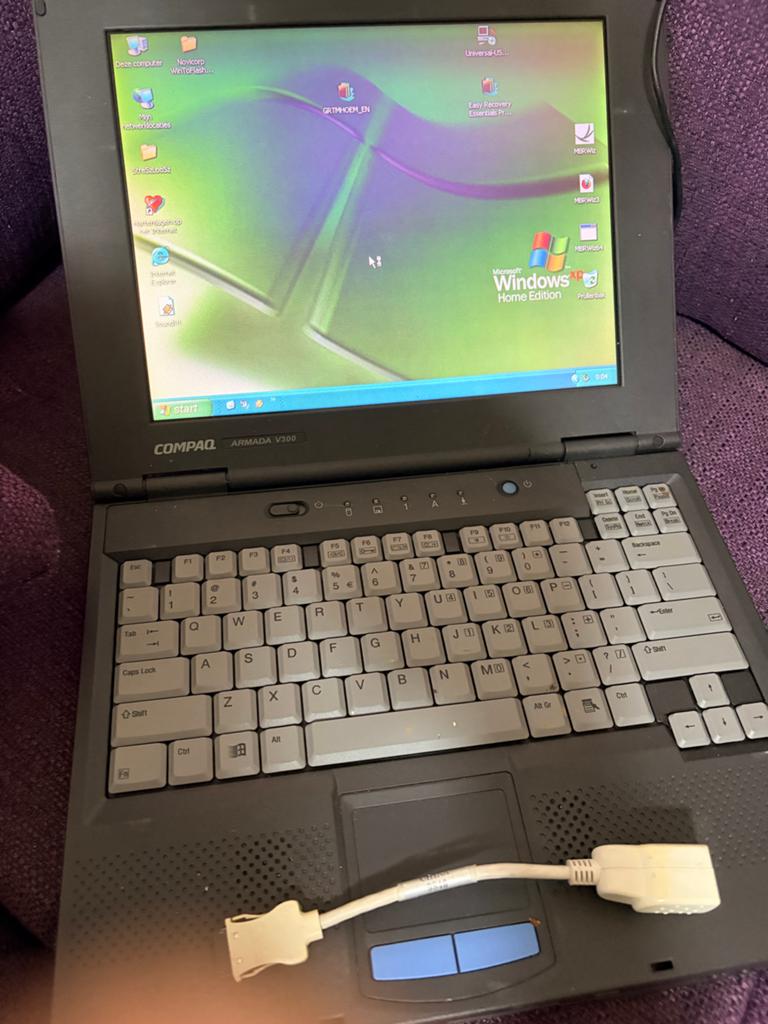 Compaq Armada V300 Laptop - Windows XP Home Edition, Computers en Software, Windows Laptops, Gebruikt, HDD, Minder dan 4 GB, Qwerty