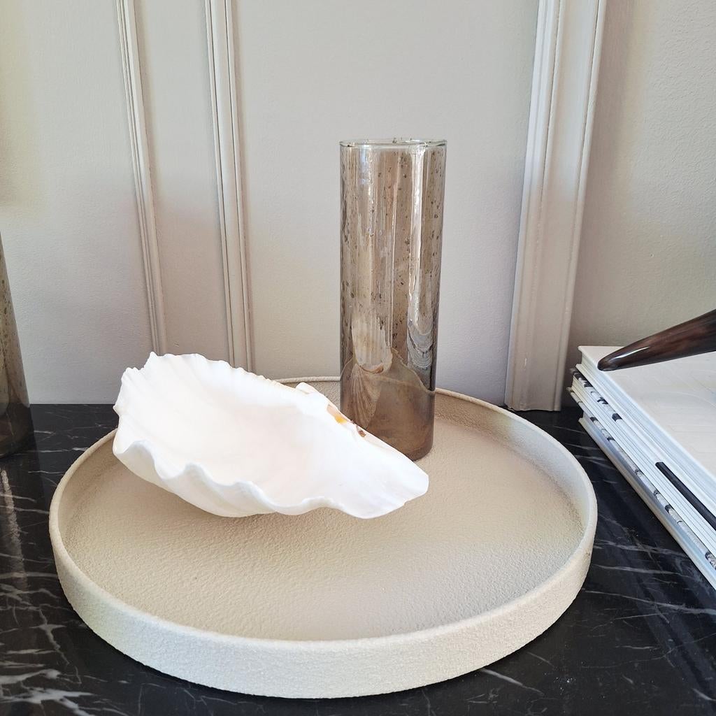 Prachtig raw ruw beige rond organisch dienblad tray schaal, Huis en Inrichting, Overige materialen, Rond, Nieuw, Ophalen of Verzenden