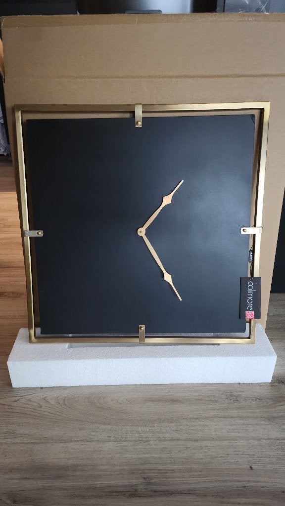 Wandklok zwart goud in Eric Kuster stijl 50x50cm nieuw, Wandklok, Analoog, Nieuw, Ophalen of Verzenden