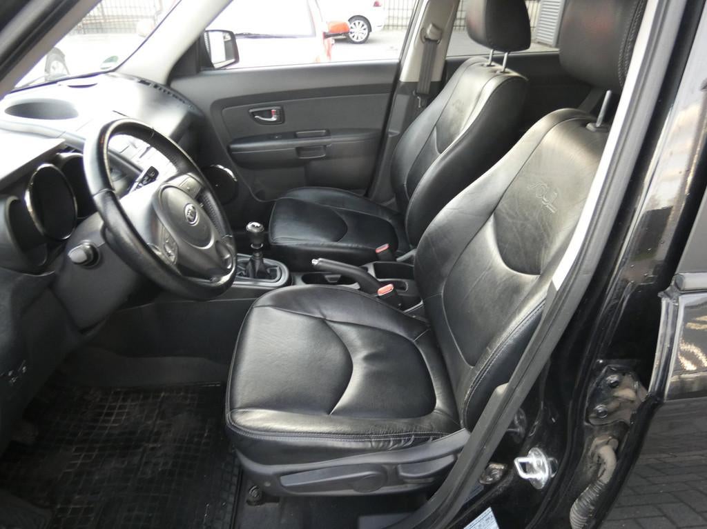 Kia SOUL 1.6 Bass, Auto's, Kia, Euro 5, 4 cilinders, Zwart, Leder