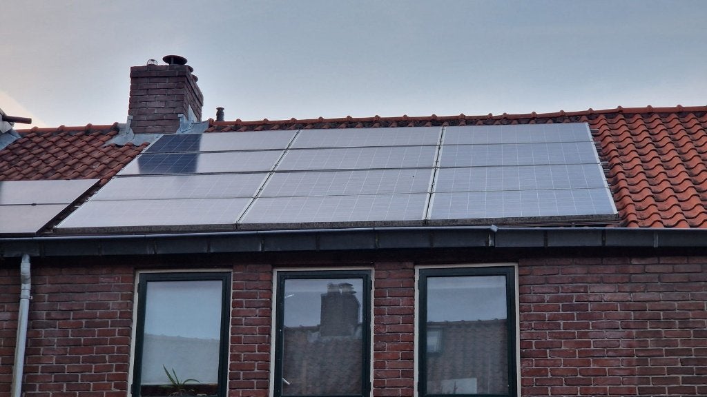 12x zonnepanelen 230W met omvormer, Doe-het-zelf en Verbouw, Zonnepanelen en Toebehoren, Ophalen, Gebruikt, Compleet systeem, 200 wattpiek of meer