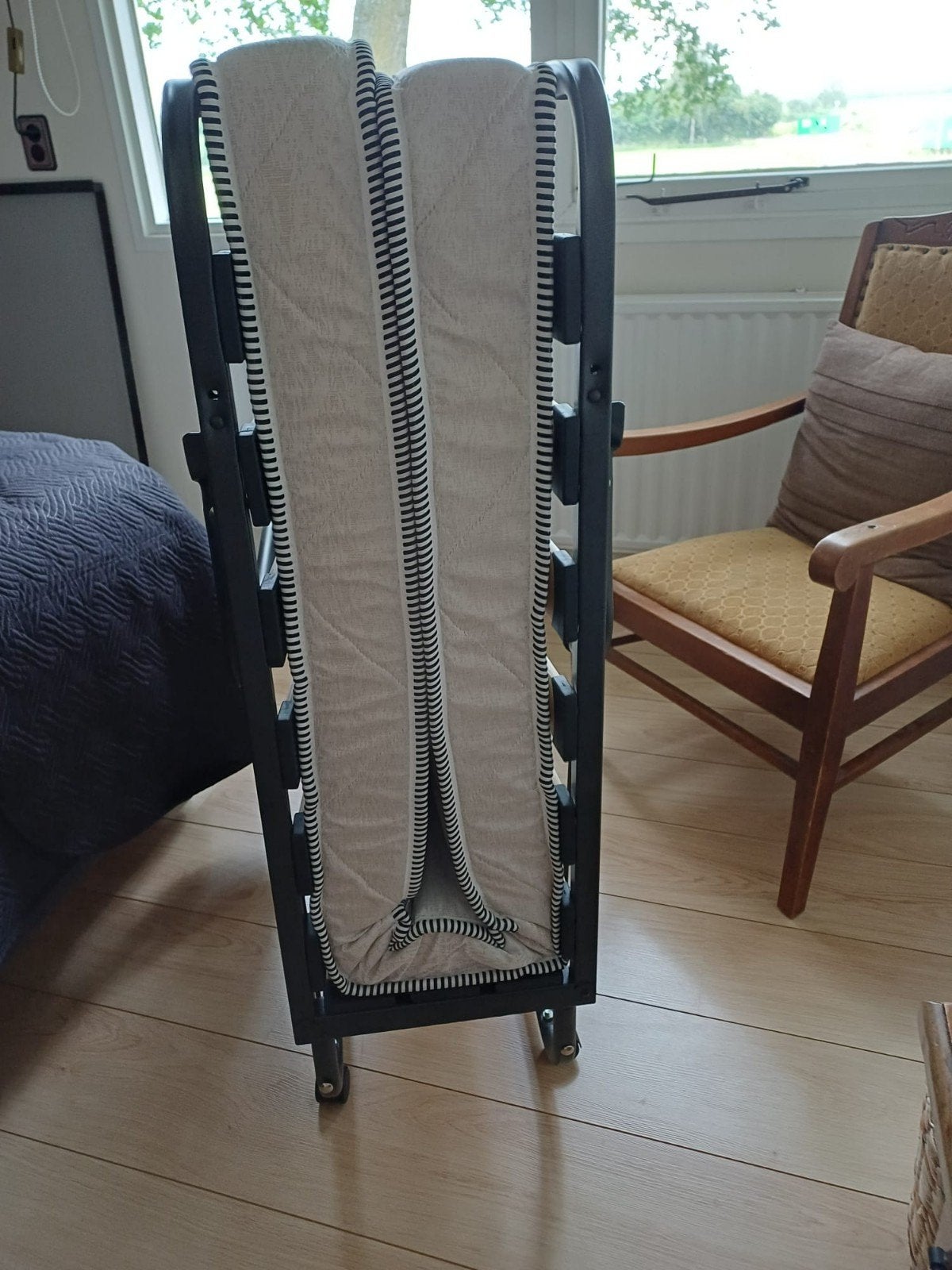 Nieuw! Opklapbed met lattenbodem en beschermhoes, Huis en Inrichting, Slaapkamer | Bedden, Ophalen, 90 cm, Eenpersoons, Zwart