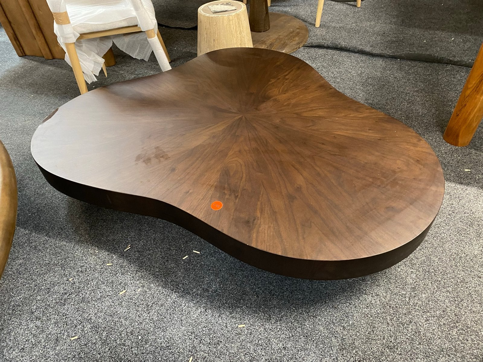 Salontafel 150x110 organische vorm walnoot hout beschadigd, Ophalen, Gebruikt, 100 tot 150 cm, 150 tot 200 cm