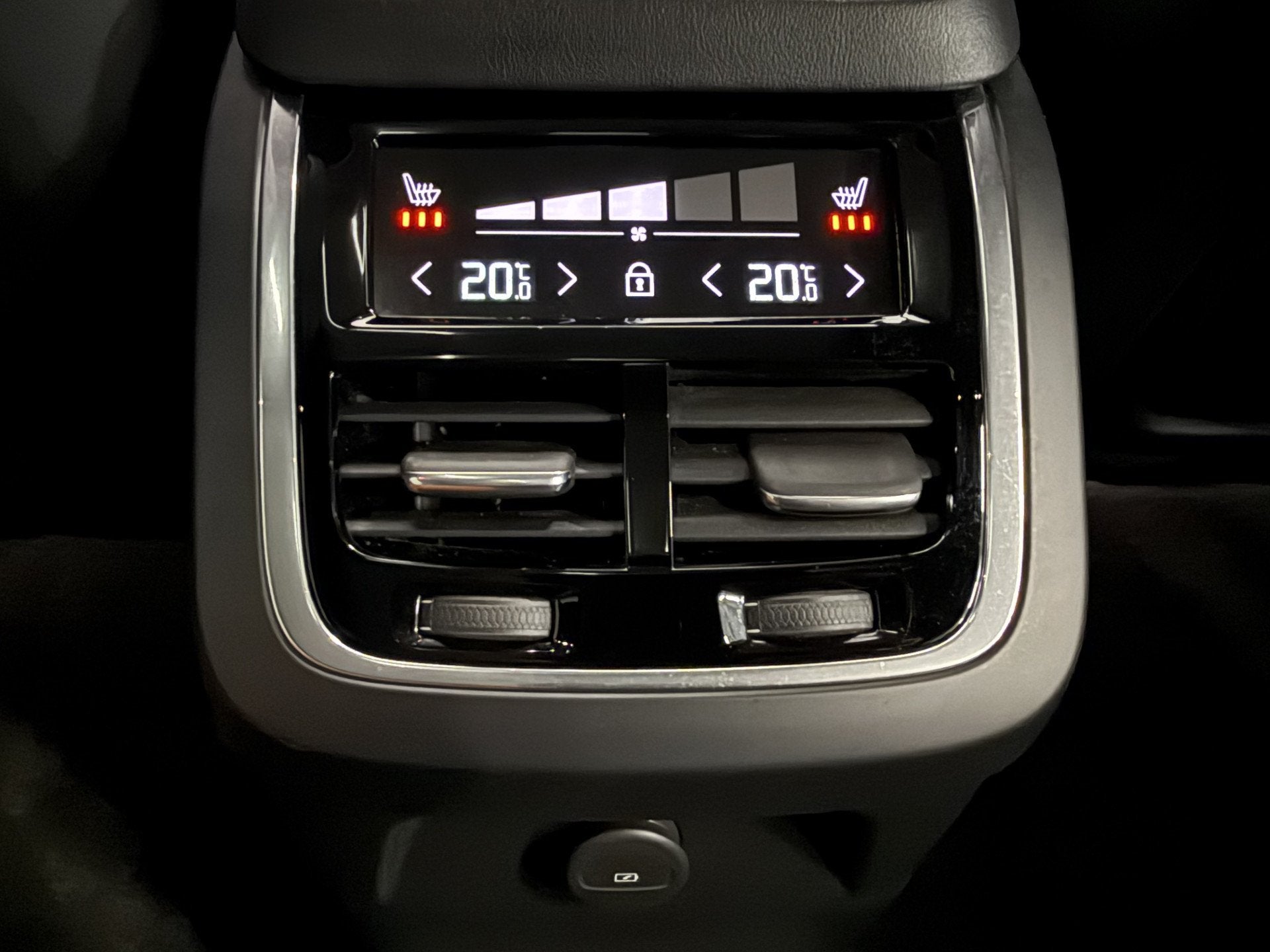 Foto 45 van Volvo XC90 T8 Recharge AWD R-Design PANO/B&W/TREKHAAK/360CAM