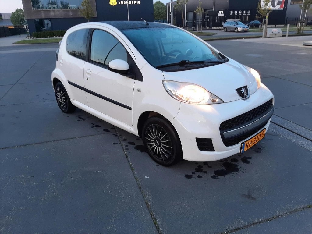Peugeot 107 1.0 12V 5DR 2011 Wit, Voorwielaandrijving, Euro 5, Airbags, Overige kleuren