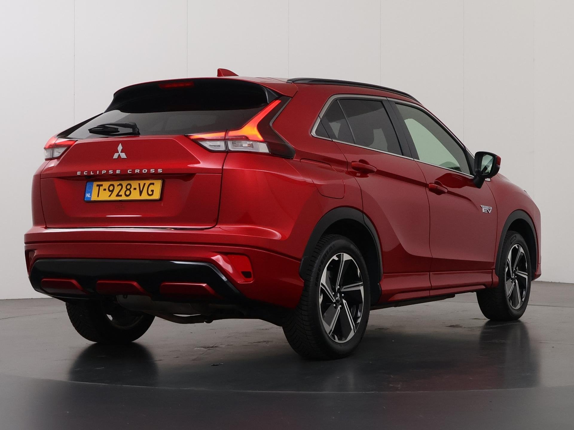 Mitsubishi Eclipse Cross 2.4 PHEV Instyle | Trekhaak | Navig, Auto's, Mitsubishi, Automaat, 14 kWh, 4 cilinders, 120 €/maand