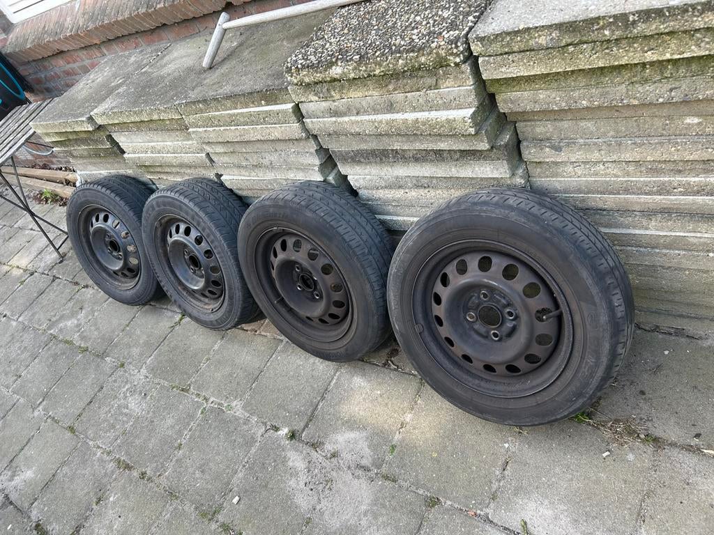 14 inch velgen met zomerband toyota corolla, Auto-onderdelen, Overige Auto-onderdelen, Ophalen, Toyota