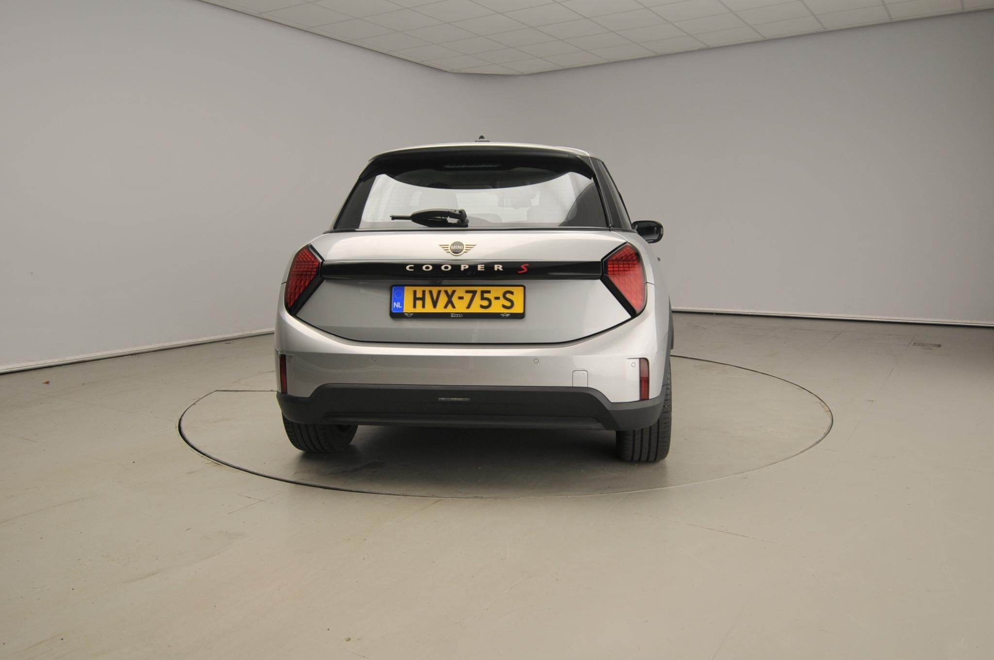 MINI Cooper 5-deurs S Automaat / LED / Park assist / DAB / D, Stof, Gebruikt, 4 cilinders, Met garantie (alle)