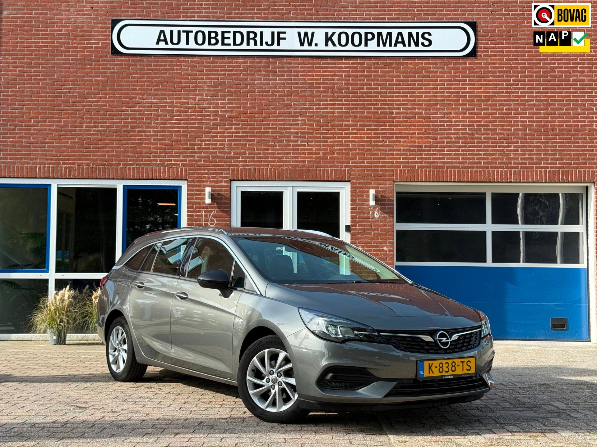 Opel Astra Sports Tourer 1.2 Business Elegance, Auto's, Dealer onderhouden, Gebruikt, 1199 cc, Handgeschakeld