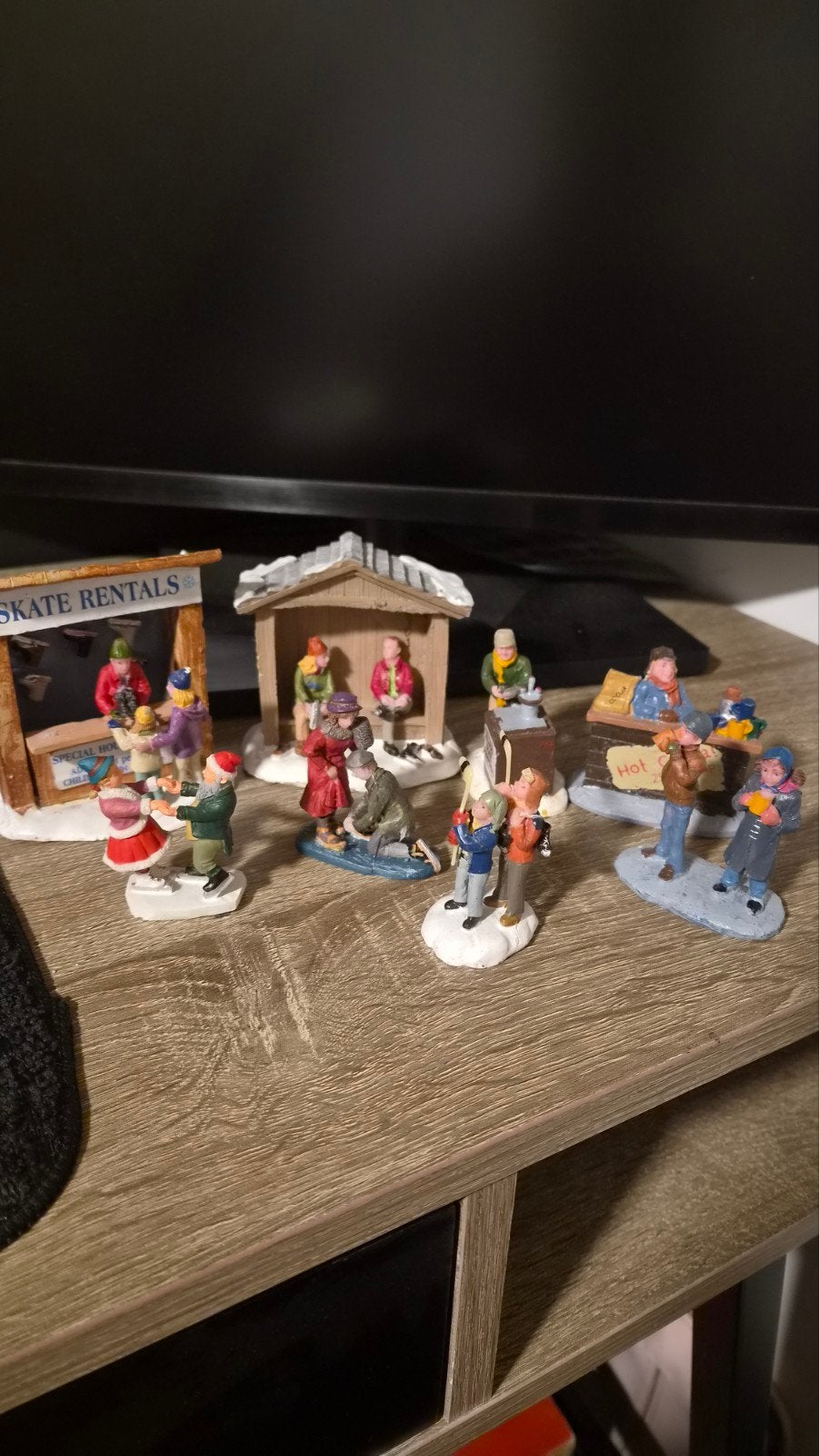 Lemax & LuVille kerstdorp – 8 kerstmarkt- en wintertaferelen, Verzenden, Zo goed als nieuw