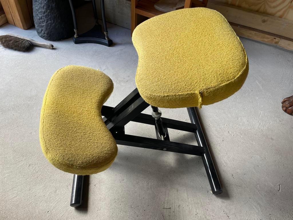 Ergonomische kniestoel - Geel, Ophalen of Verzenden, Zo goed als nieuw