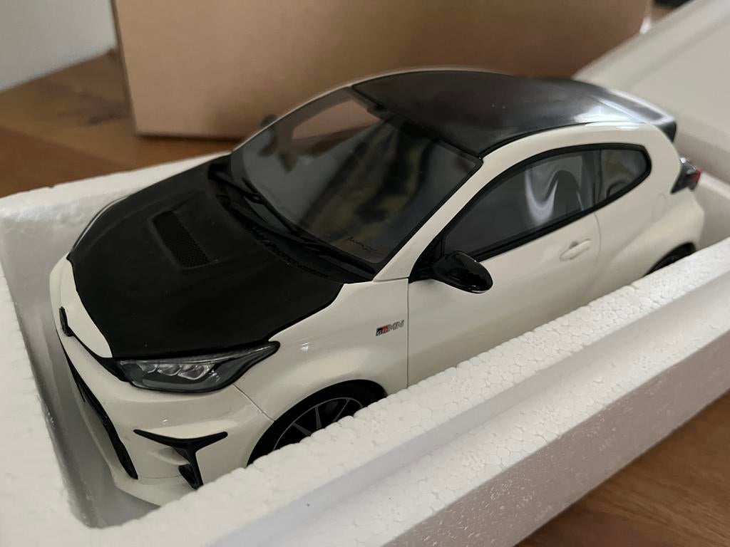 Toyota Yaris GRMN Package | Ottomobile OT1071 | 1:18, Ophalen of Verzenden, Nieuw, Auto, OttOMobile