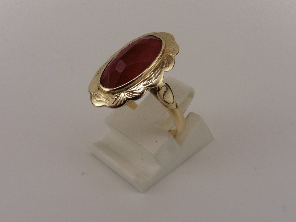 Gouden damesring met carneool                            G39, Overige kleuren, ., Ophalen of Verzenden, Kleiner dan 17