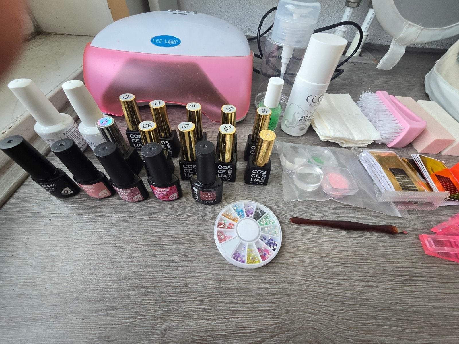 uv lamp en gellak pakette / gel nail polish and essentials, Ophalen, Overige kleuren, Handen en Nagels