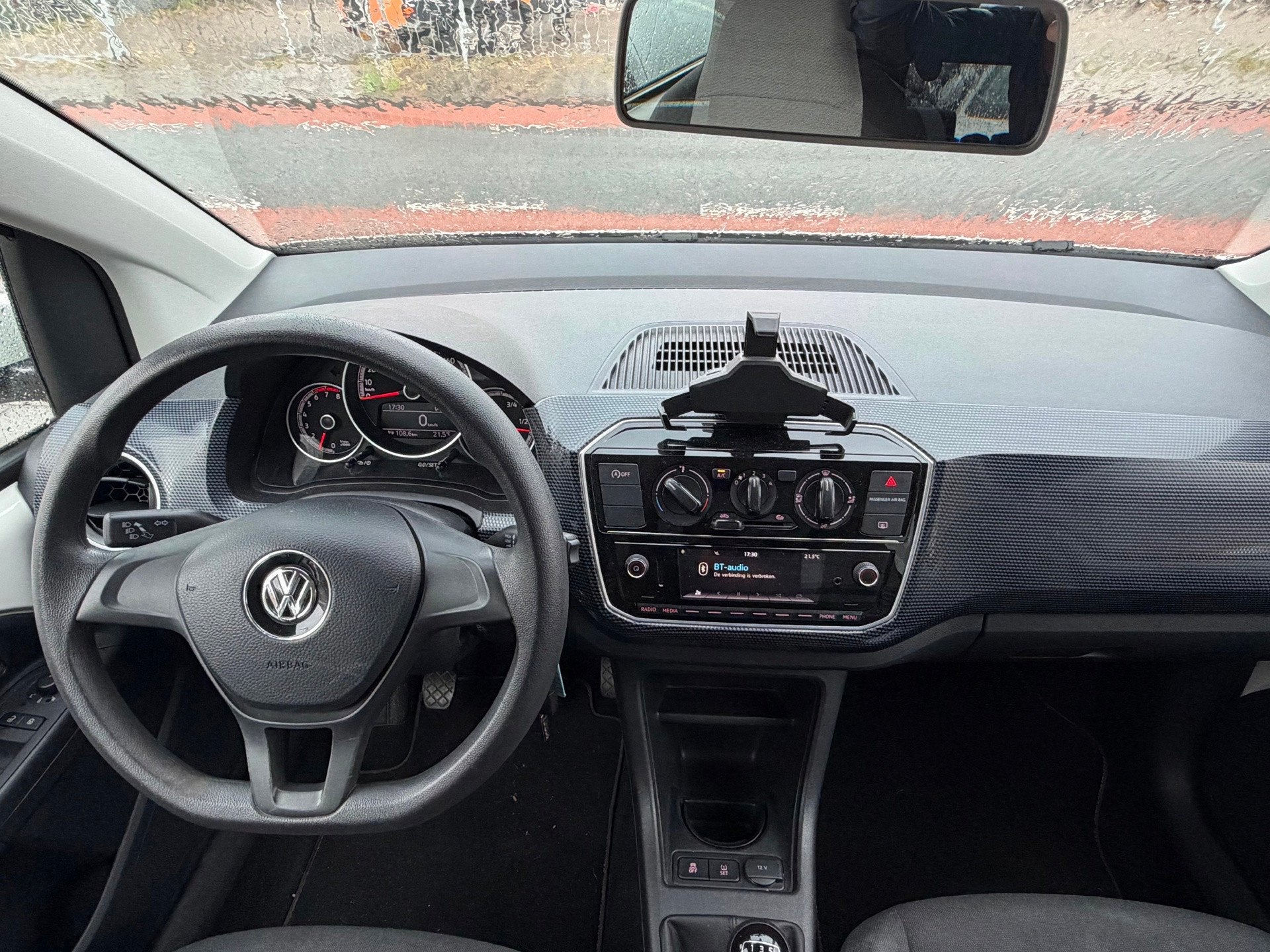Volkswagen Up! 1.0 BMT move up! / 5DRS / Bluetooth / NAP, Auto's, Voorwielaandrijving, Stof, Gebruikt, Wit