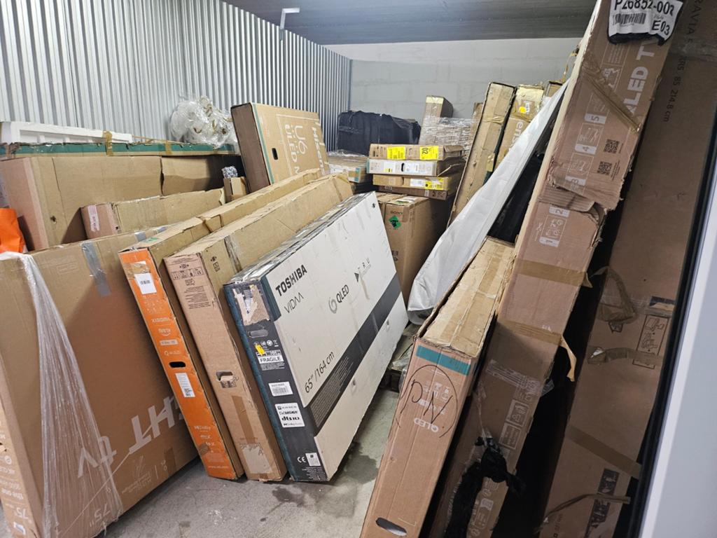 86 TV'S  INCLUDING SONY, HISENSE,TCL ,ETC, NONE TESTED  !!!, Overige merken, 50 Hz, Ophalen of Verzenden, Zo goed als nieuw