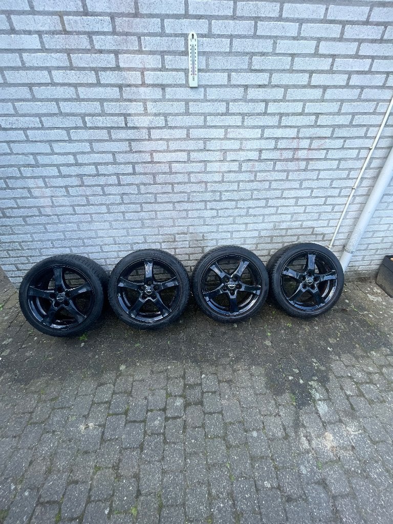 Borbet lichtmetalen velgen met winterbanden, Ophalen, Gebruikt, Seat