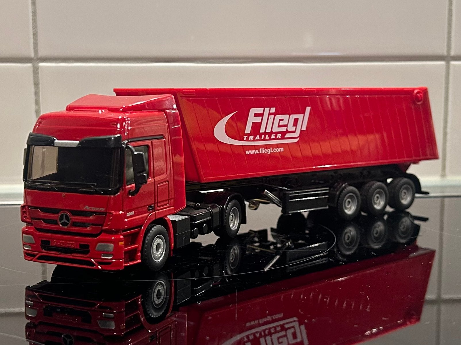 Siku Mercedes Actros Kipper Fliegl 1:50, Verzenden, Zo goed als nieuw, Bus of Vrachtwagen, SIKU