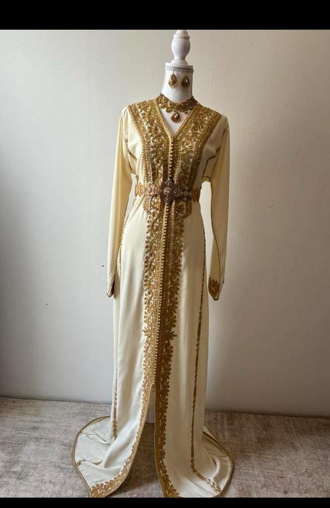 Kaftan te HUUR, Kleding | Dames, Gelegenheidskleding, Ophalen, Zo goed als nieuw, Maat 38/40 (M), Overige typen