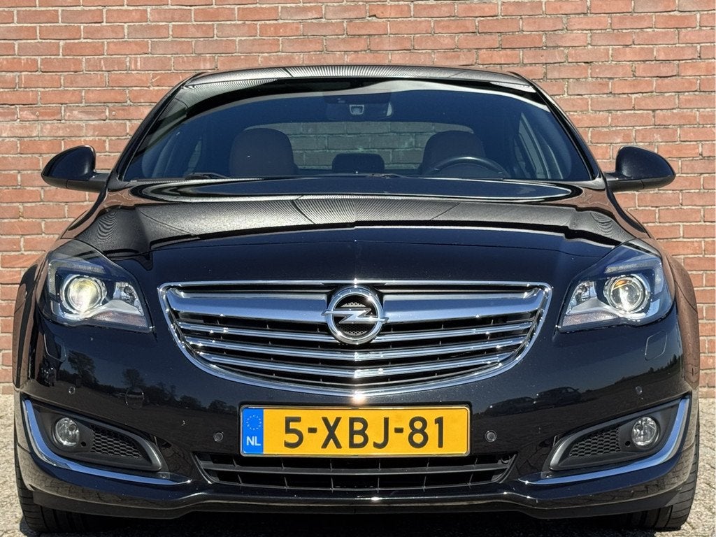 Opel Insignia 1.6 T COSMO | NL-AUTO! | OPC! | LEDER!, Auto's, Opel, Euro 5, 15 km/l, Gebruikt, 4 cilinders