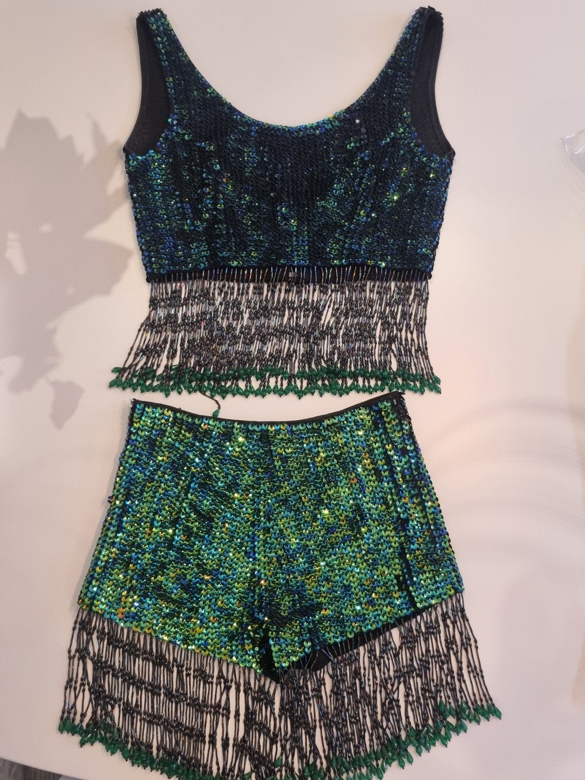 Glitterende pailletten top en short set met kralen franjes f, Onbekend, Ophalen, Gedragen