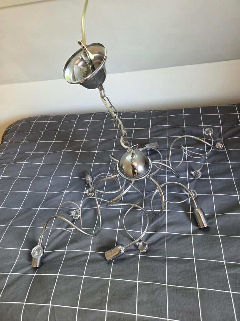 Moderne hanglamp met kristallen details, Ophalen, Gebruikt, 50 tot 75 cm, Glas