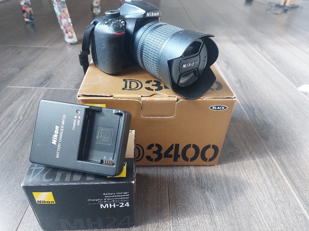 Nikon D3400 incl. 18-55mm lens en oplader, Spiegelreflex, Nieuw, Ophalen of Verzenden, 4 t/m 7 keer